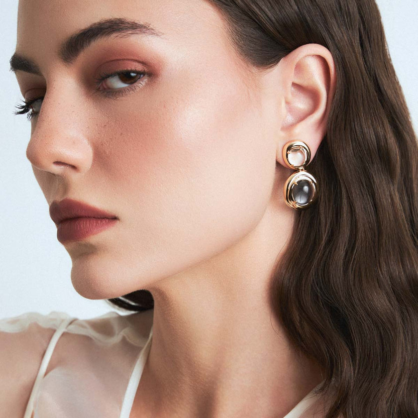 Brinco Médio Luz Orgânica em Cristal Branco