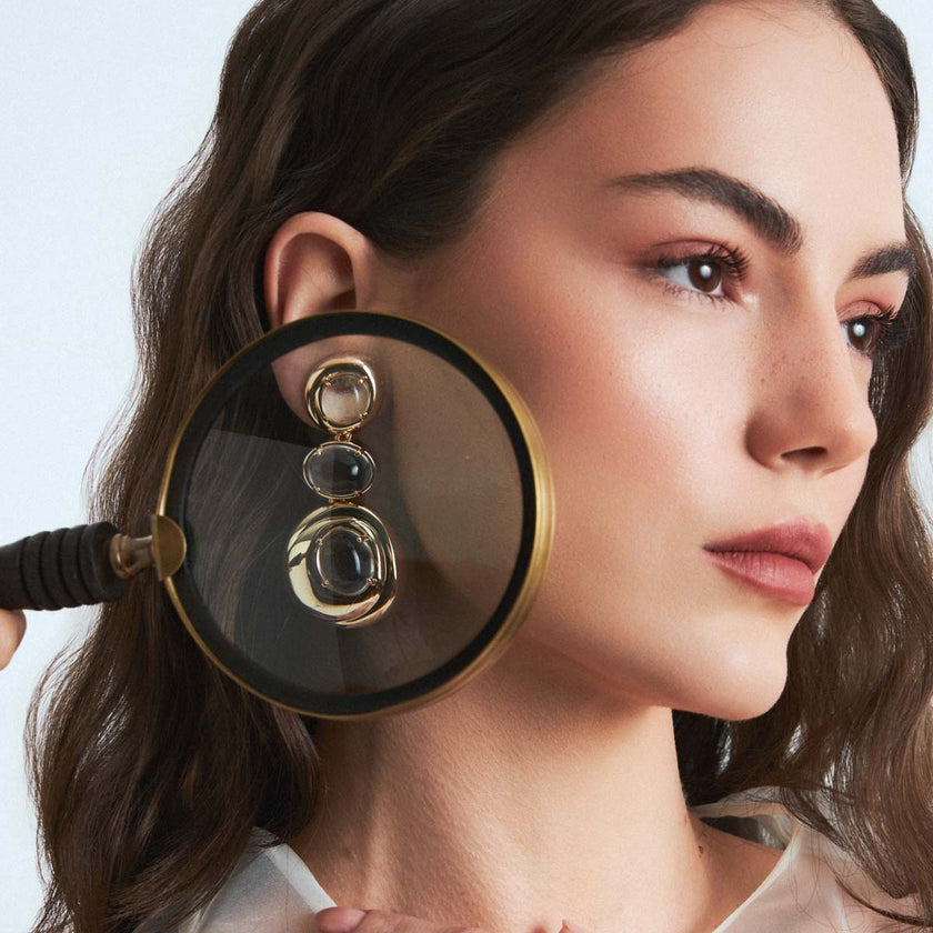 Brinco Grande Luz Orgânica em Cristal Branco