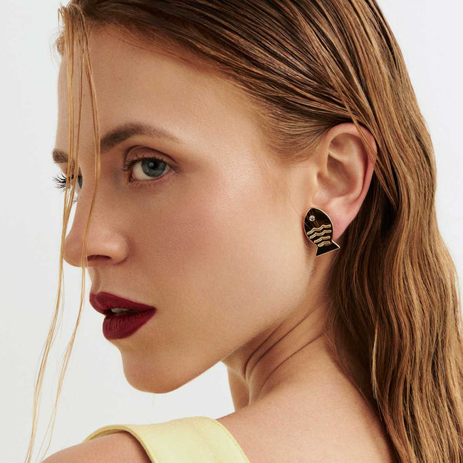 Brinco Peixe Dourado com Zircônia