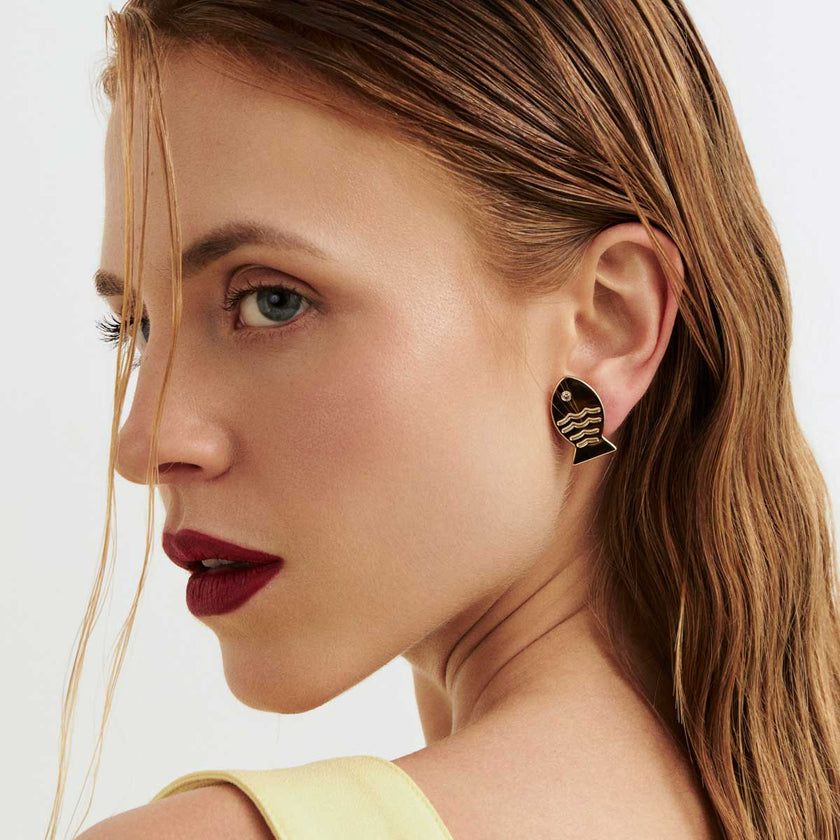 Brinco Peixe Dourado com Zircônia