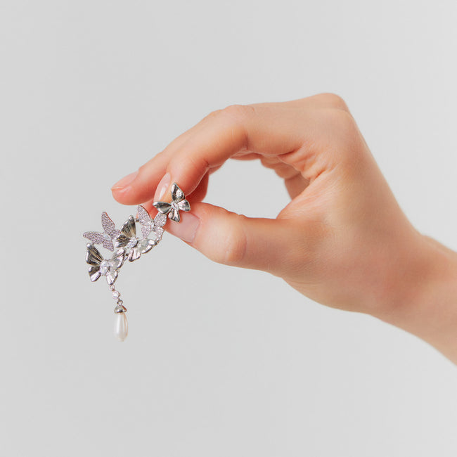 Broche Borboletas Pendentes com Perola