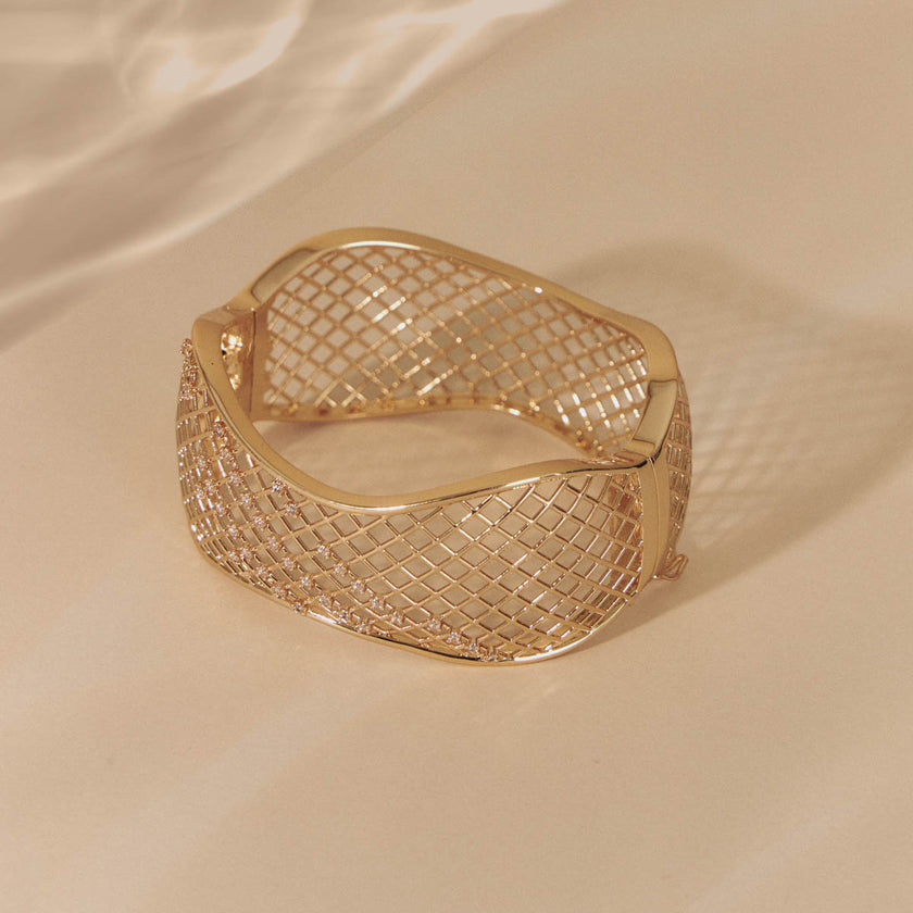 Bracelete Escultural Vazado · Caminhos do Tempo