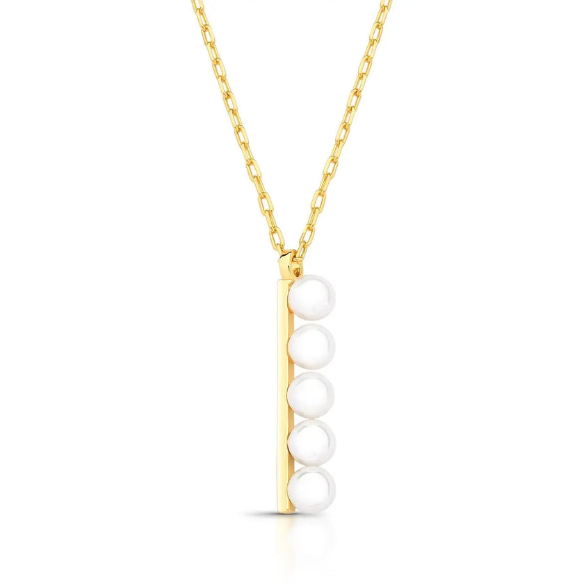 COLAR COM PINGENTE CURVO DE PÉROLA SHELL BANHADO A OURO