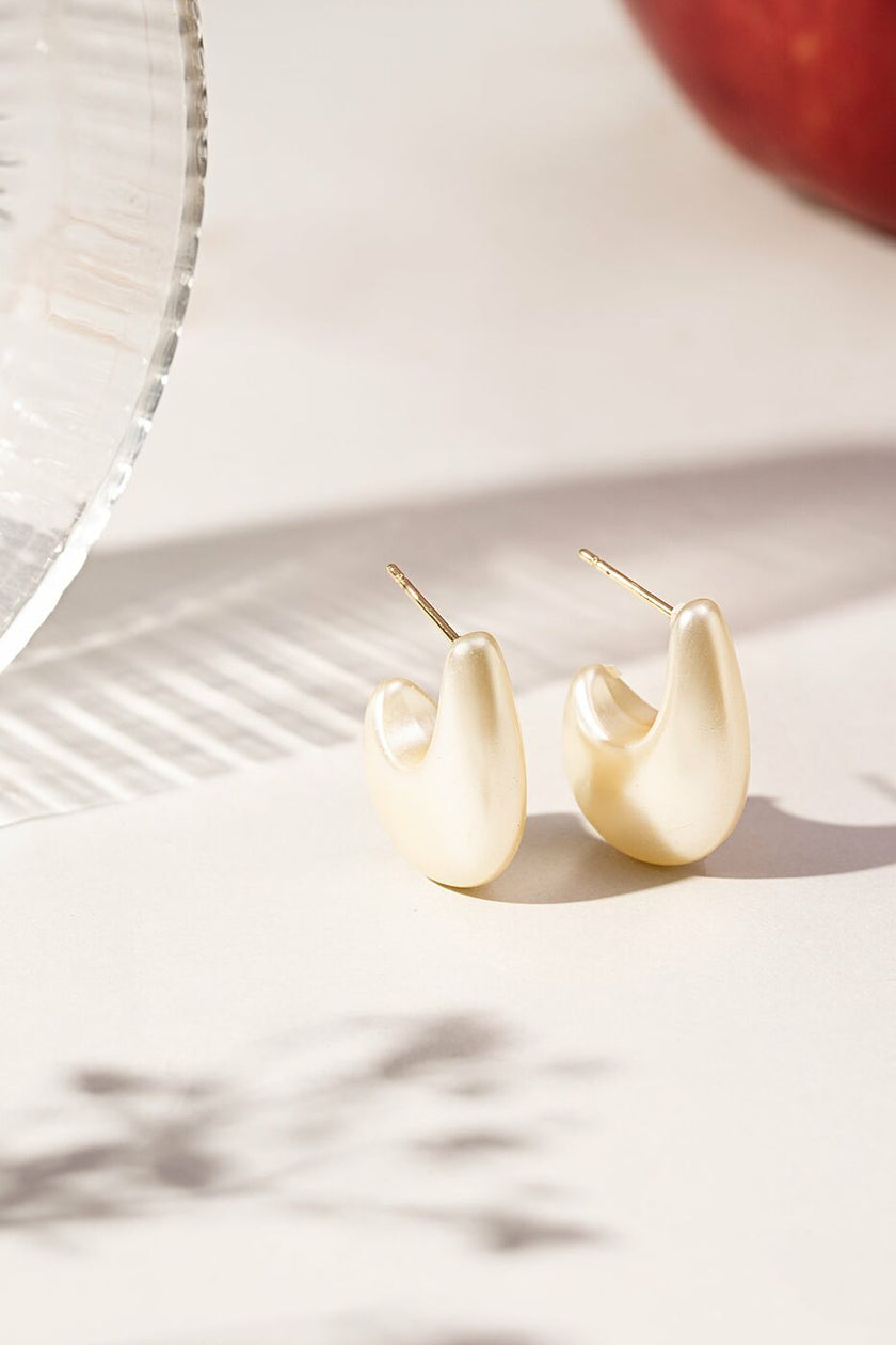 Brinco Pérola J Contorno