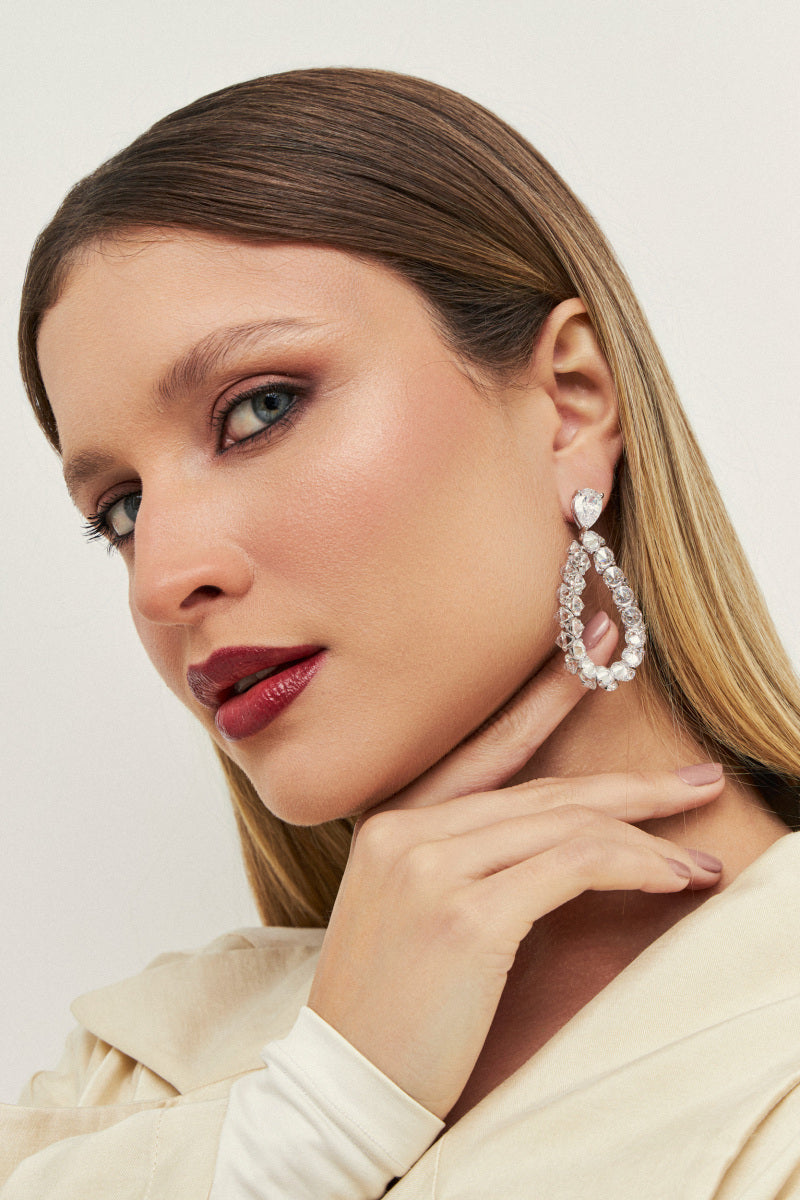 Brinco Pêndulo Gota Cravejada Ródio Branco