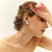 Ear Cuff ICE Cristal da coleção ICE VN Collettiva em composição contemporânea com cristais transparentes e brilho sofisticado.