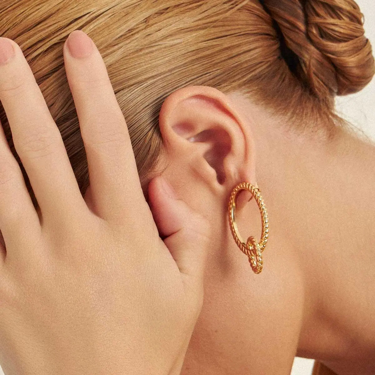 Brinco Oval e Redondo Trançado