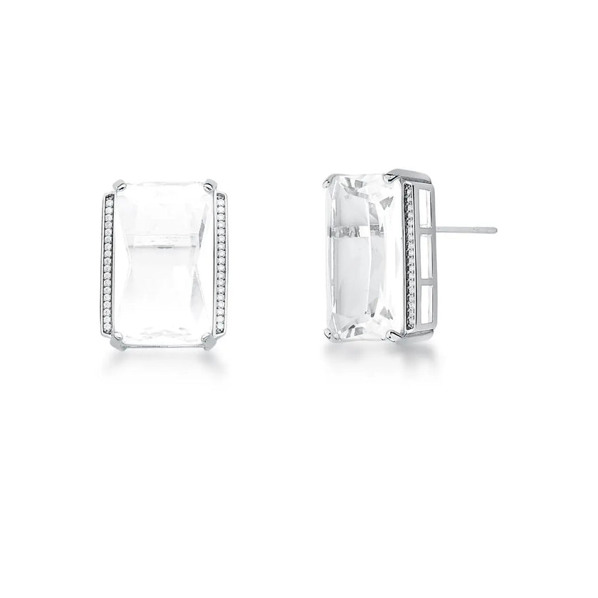 Brinco ICE Cristal em ródio branco com cristal retangular transparente lapidado e laterais cravejadas com zircônias da coleção ICE VN Collettiva.