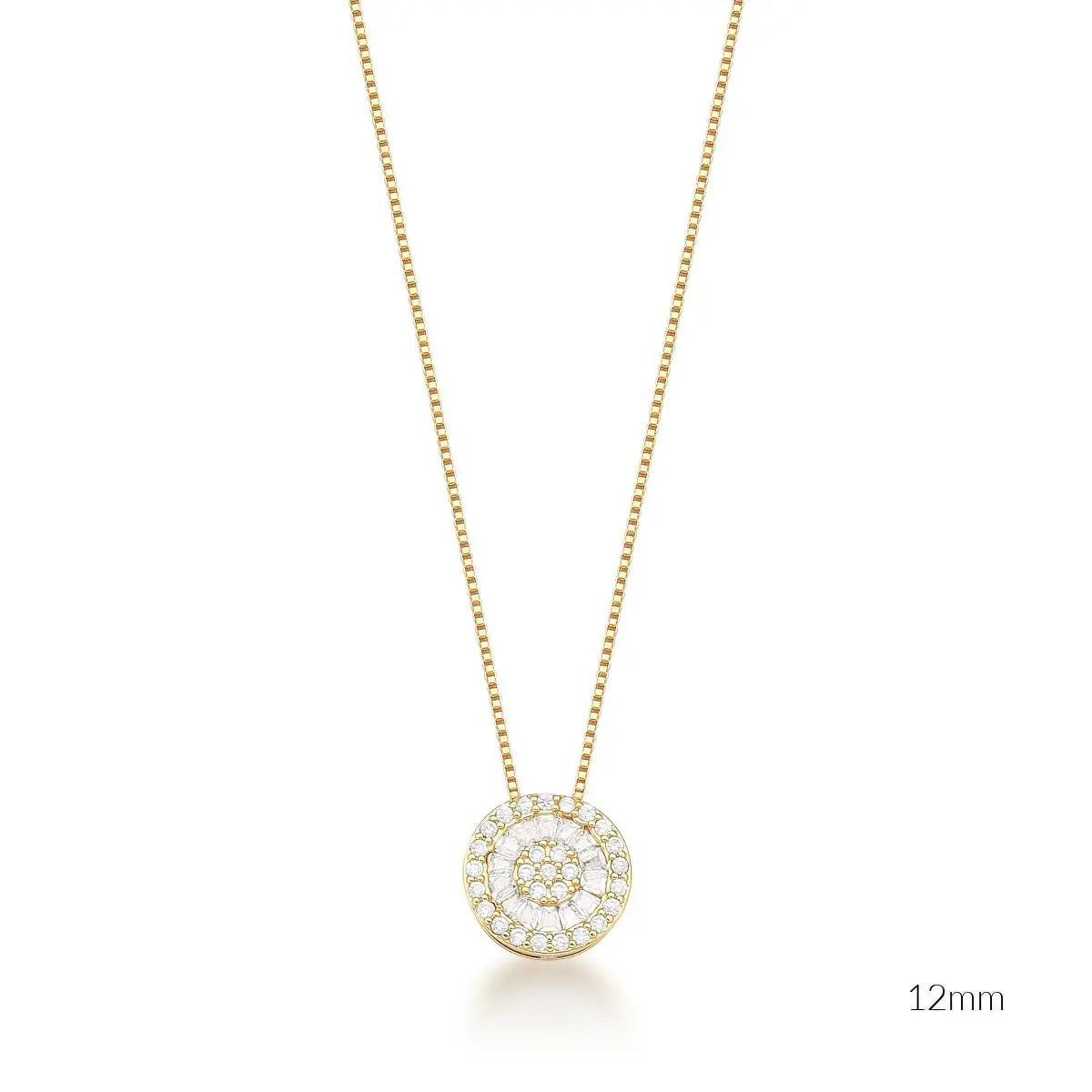 Colar Aurora com zircônias baguete e acabamento dourado visto em detalhe.