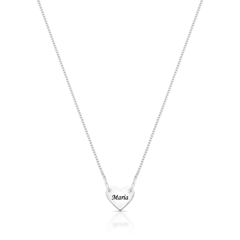 Colar com 1 coração personalizado em prata lisa com nome gravado