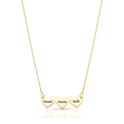 Colar com 3 corações personalizados em banho ouro 18k com nomes gravados