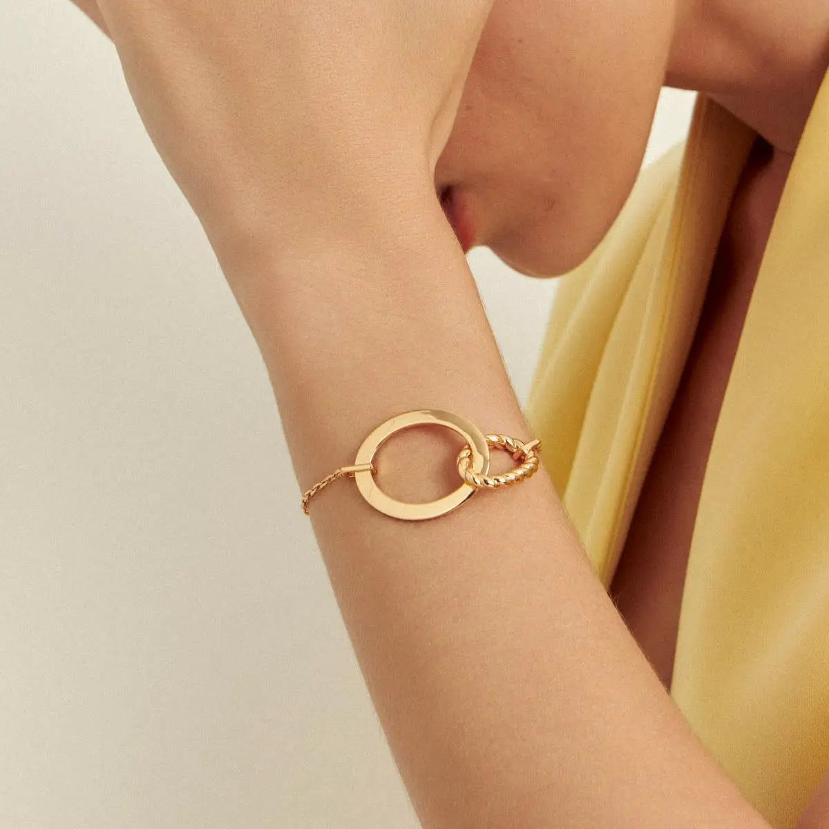 Pulseira com Ovais Lisos e Trançado